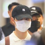 [EXO] 근데 경수가 쓰고오니까 ㄹㅇ모델 <b>본분</b>에 최선을 다한느낌