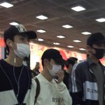 [EXO] 경수 붙잡혀 가는것같아ㅋㅋㅋ<b>하필</b> 저둘사이에있어