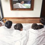 [EXO] 밑에 사진 뭐냐