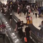 [EXO] 이거보면 종대랑 세훈이 경수 딴길로 걸어가서 팬<b>들개</b>당황