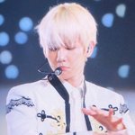 [백현] 콘서트때 <b>은발</b>하니까 멋지다