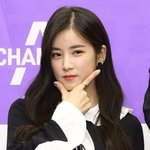 예쁜거에비해 덜<b>찬양</b>받는연예인