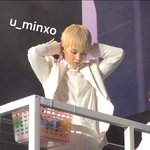 [시우민] 시우민 다리길이 오늘도 이<b>메다</b>!