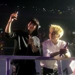 [EXO] 야 이 셀카 뜨면 소리 <b>질러</b>라