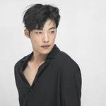 얘들아 좋아하는 배우 적고가자
