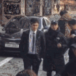 박형식 잘생겼네 하는데 토스트 먹으며 유유히 지나가는 장동건