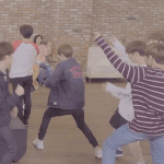 아이돌 그룹중에 이보다 완벽한 <b>팀워크</b>는 본적이 없다