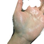 나보다 손에 <b>핏줄</b> 잘보이는사람있냐