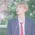 내 본진 교복입은거 <b>개찰</b>떡,,,