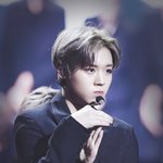 ㅅㅂ내 <b>셀카</b>랑 박지훈 사진 붙어있었는데