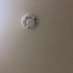 여자만 사는집인데 누가 몰카를 설치했네요....