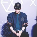 [EXO] 얘들아 나 얼굴하얀편인데 뭐살까