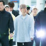 [백현] 셔츠가 백현이 <b>두배</b>