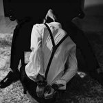 [드루와] <b>무릎</b>꿇으면 1억 준다면 할거임??