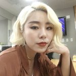 [댓글부탁해] 이 <b>입술색</b>이랑 비슷한제품 있어???