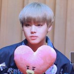 [방탄소년단] 타가수분이 팬싸에서 <b>타타</b> 인형 받았나봄