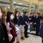 [드루와] <b>남측</b>예술단과 김정은 고화질