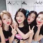 요즘 레드벨벳이 걸그룹중에 제일 잘나가는거같아