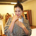 이하늬 트렌치코트