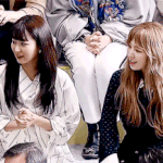 웬디한테 허락을 맡는 슬기 <b>gif</b>