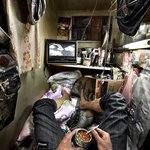 1평짜리 <b>쪽방</b>에 사는 사람들