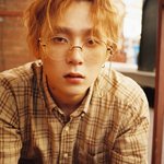 식목일을 맞아 <b>화분</b>에 꽃 심은 아이돌.gif