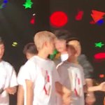 [EXO] 조용히 와서 손잡기 <b>개설</b>레넴