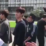 [EXO] 민석이는 <b>관광</b>할때도 촹님 따라다니네