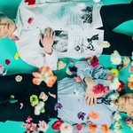 [EXO] 꽃 톡톡 떨어지는게 아니라 <b>툭툭</b> 떨어지는데,,,?