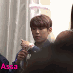 [박우진] 팔찌 차면서 입또박또박 노래부르는 애기