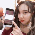 트와이스 순위 확인한 나연 반응.<b>gif</b>