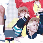 [NCT] 이번앨범 노래가<b>사중</b>에