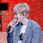 [백현] 180410 화요일은 첸백시 백현 <b>gif</b> 3