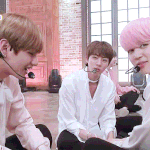 [방탄소년단] <b>자정</b>에 뭐 안나오면