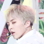 [EXO] 얼굴이나봐라