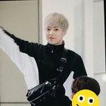 [EXO] 민석이 퇴근할때 옷이 더 <b>예쁘다</b>