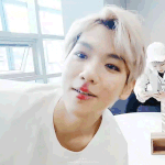 백현이가요즘넘좋음 입덕해야하나...