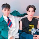[조언부탁해] <b>라이관린</b> 옆에 남자누구임???