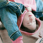 누워도 얼굴이 안퍼지는 윤아;;;