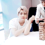 [백현] 180414 [V <b>LIVE</b>] 토요일은 첸백시 백현 움짤...