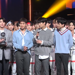 뉴이스트W 첫 1위를 축하해줘..!!