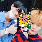 짝남이랑 <b>앞뒤</b><b>자리</b>인데 뭐하면서 놀까