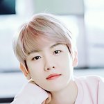 [백현] 얼굴은 핑쿠모찌인데 어깨가... 피지컬 <b>천재</b>...
