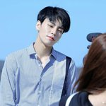 커플들은 <b>스킨십</b>