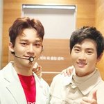 사과를 모르는 <b>엑소멤버</b> 두명 오늘