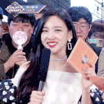 <b>나연</b> 불쌍하다.. 뒤에 한국 남자들..