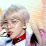 [백현] 180421 음악중심 花요일 백현.<b>gif</b>