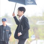 [댓글부탁해] <b>라이관린</b> 다리 뭐야??