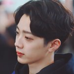 [드루와] <b>손잡이</b>있는거울 들고다니는애들보면 뭔생각듦?