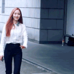 신비 금발에서 <b>다른</b> <b>색</b>으로 또 바꿈